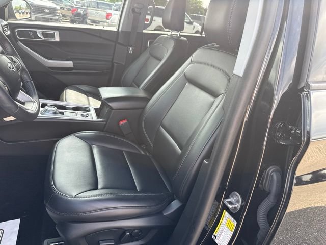 Certified 2024 Ford Explorer XLT w/ Equipment Group 202A AWD/4WD image 19