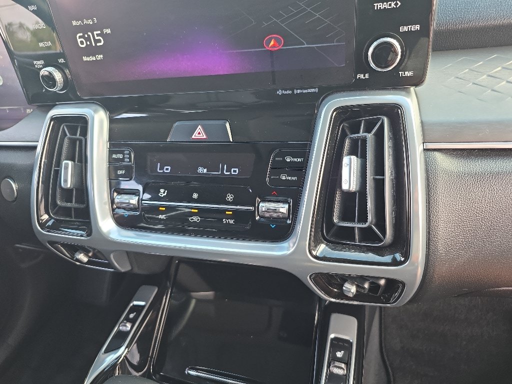 Used 2023 Kia Sorento SX AWD/4WD image 19
