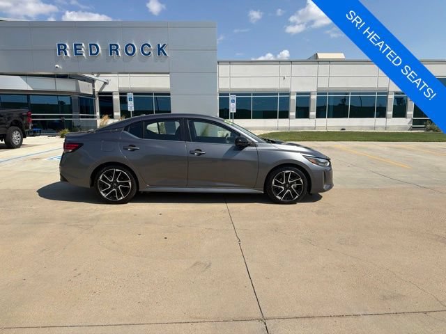 Used 2025 Nissan Sentra SR FWD image 2