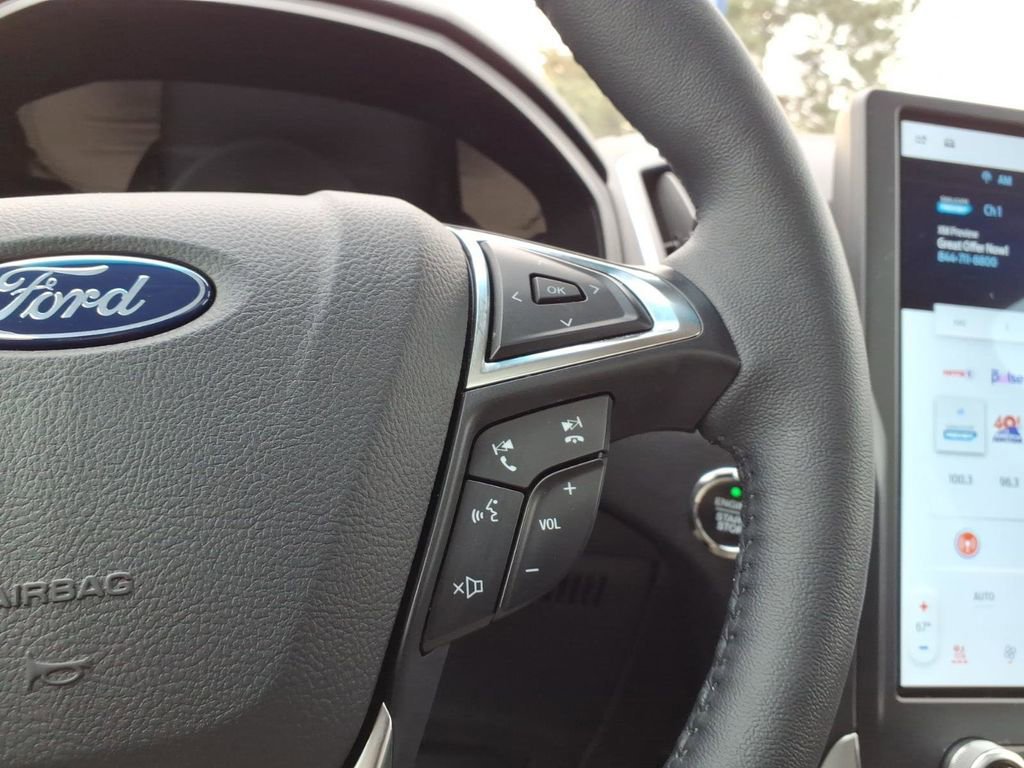 Certified 2024 Ford Edge Titanium w/ Class II Trailer Tow Package image 18