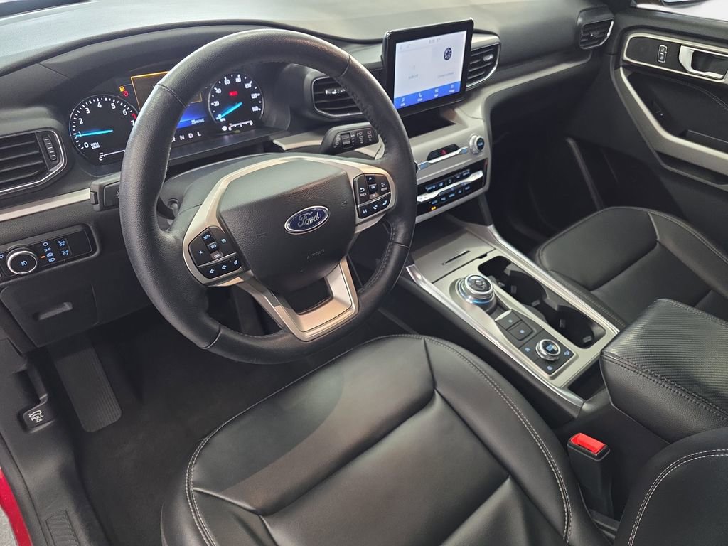 Certified 2023 Ford Explorer XLT w/ Equipment Group 202A AWD/4WD image 17