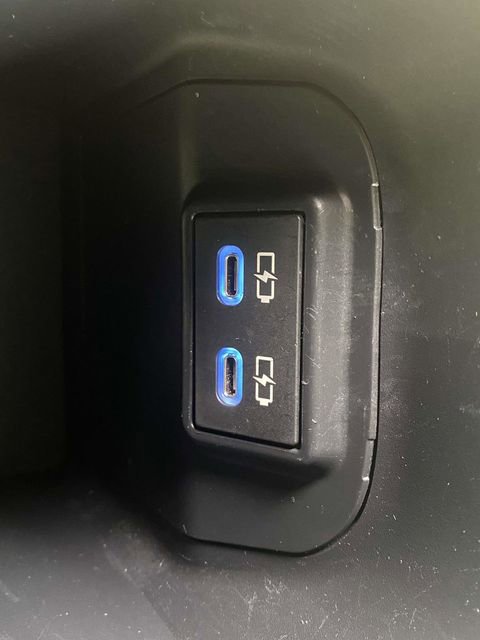 Used 2022 Toyota RAV4 XLE Premium image 33