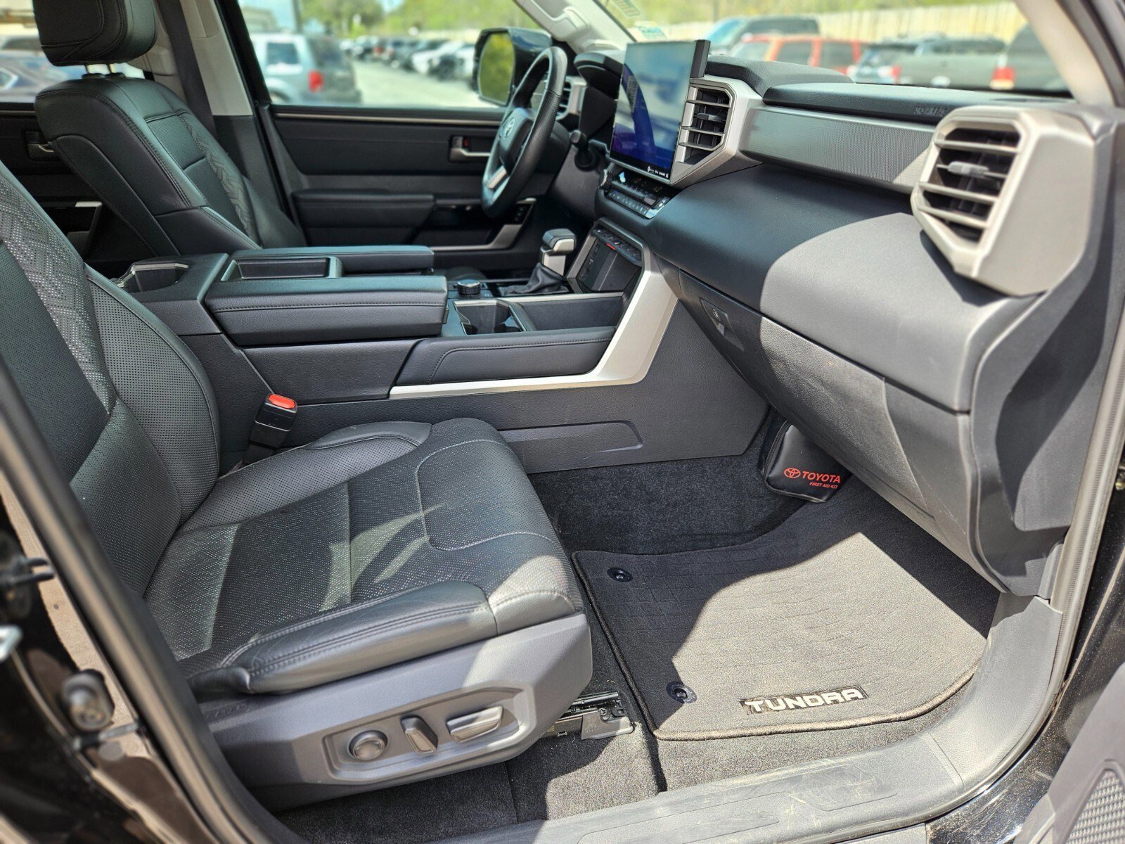 Used 2024 Toyota Tundra Limited image 12