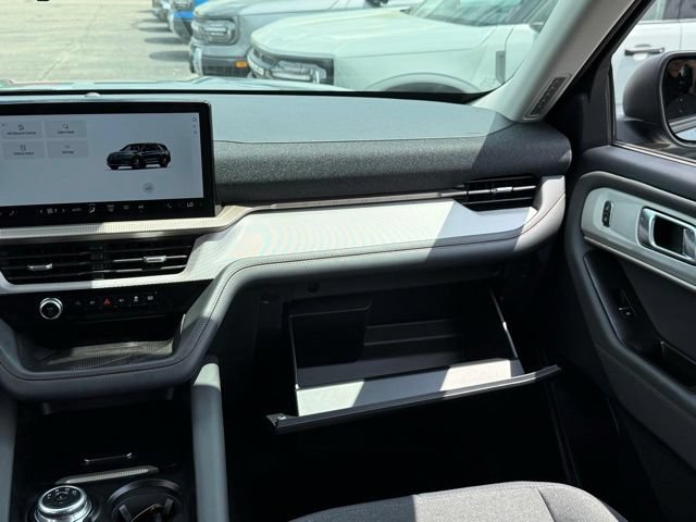 Certified 2025 Ford Explorer Active AWD/4WD image 34