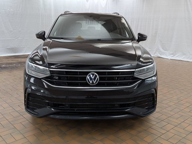 Used 2024 Volkswagen Tiguan SE R-Line w/ MDO Package, Two-Row AWD/4WD image 2