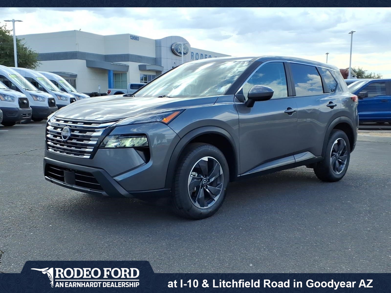Used 2025 Nissan Rogue SV FWD image 1