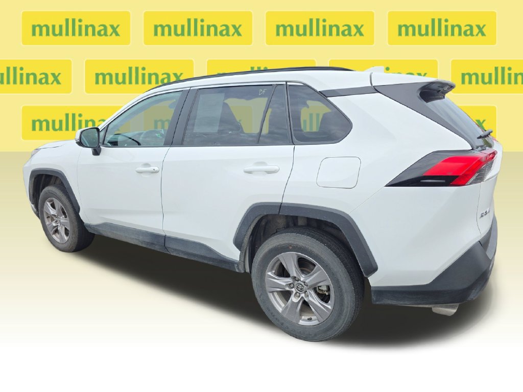 Used 2025 Toyota RAV4 XLE AWD/4WD image 11