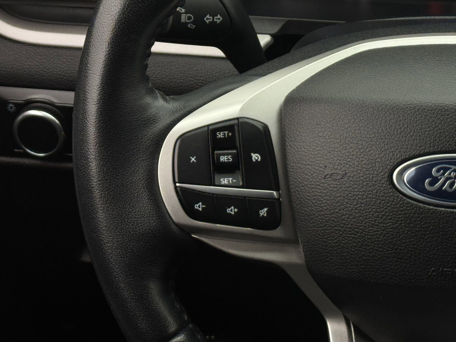 Certified 2023 Ford Explorer XLT RWD image 15
