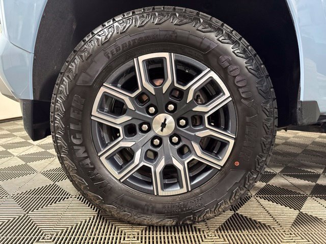 Used 2025 Chevrolet Colorado Z71 AWD/4WD image 10