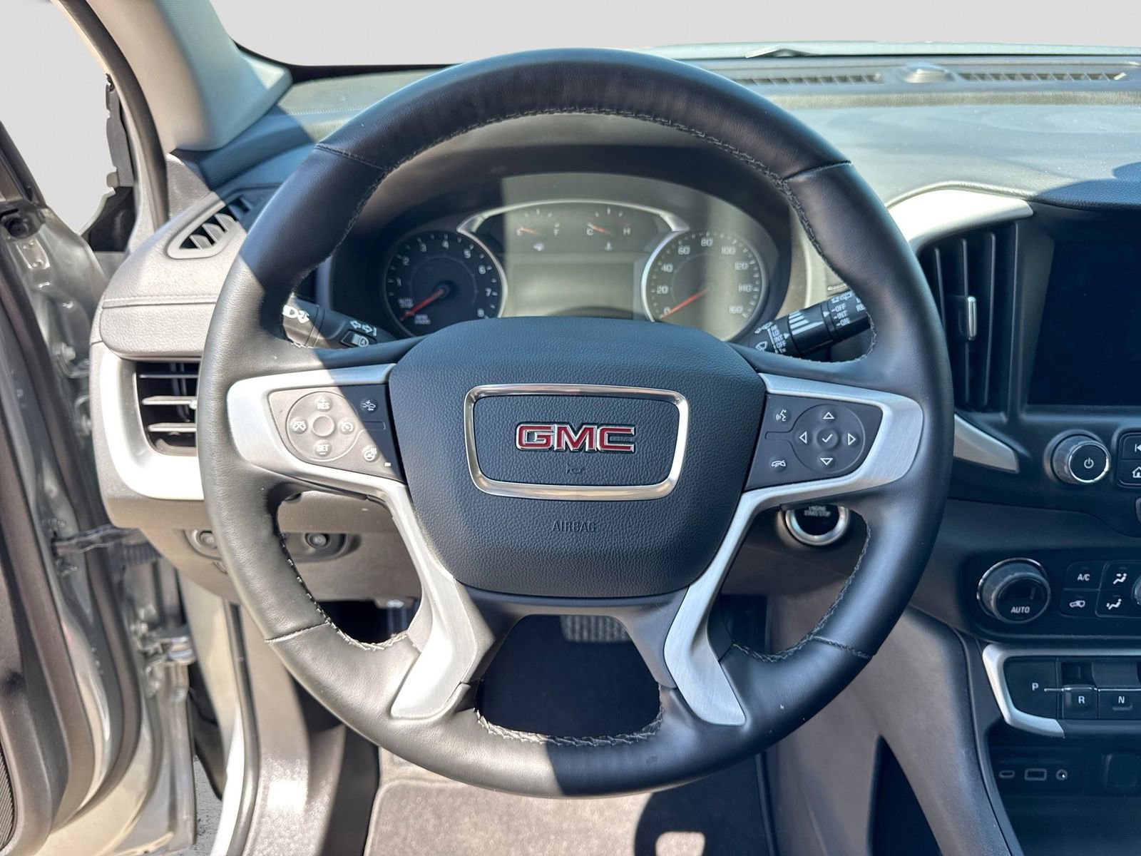 Used 2024 GMC Terrain SLT w/ Elevation Edition AWD/4WD image 27