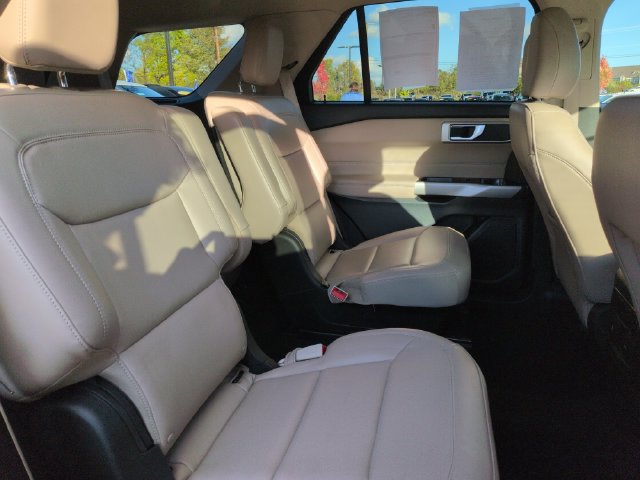 Certified 2023 Ford Explorer XLT w/ Equipment Group 202A AWD/4WD image 17