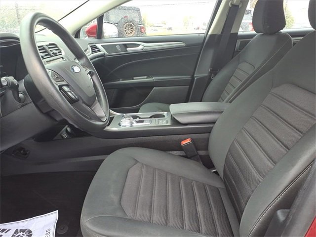 Certified 2020 Ford Fusion SE image 13