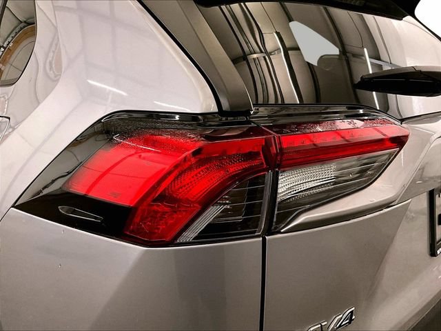 Used 2019 Toyota RAV4 LE w/ All Weather Liner Package AWD/4WD image 28