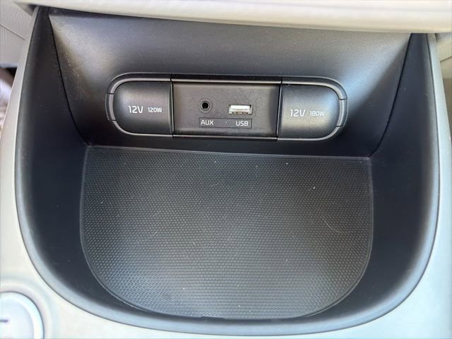 Used 2018 Kia Soul EV + w/ Sun & Fun Package image 30