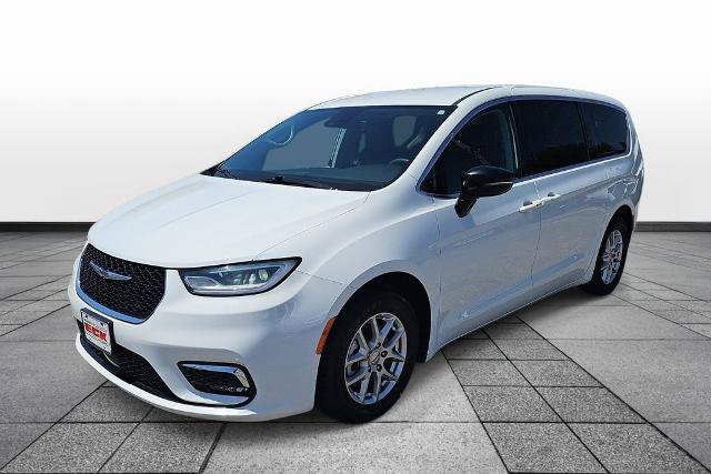 Used 2024 Chrysler Pacifica Touring-L
