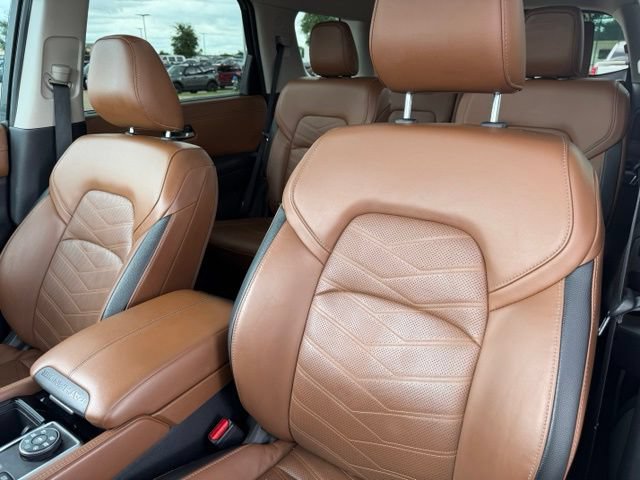Used 2023 Nissan Pathfinder Platinum AWD/4WD image 12