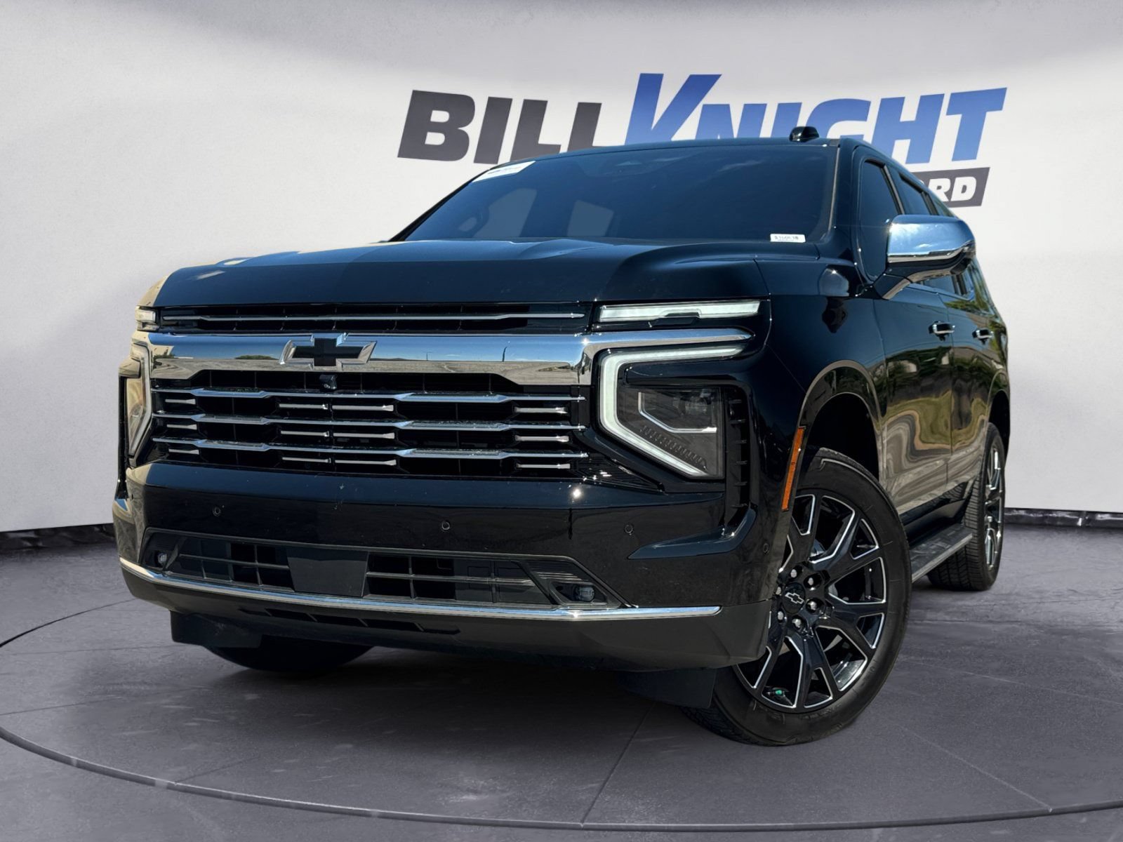 Used 2025 Chevrolet Tahoe Premier w/ Sun And Tow Package AWD/4WD image 1