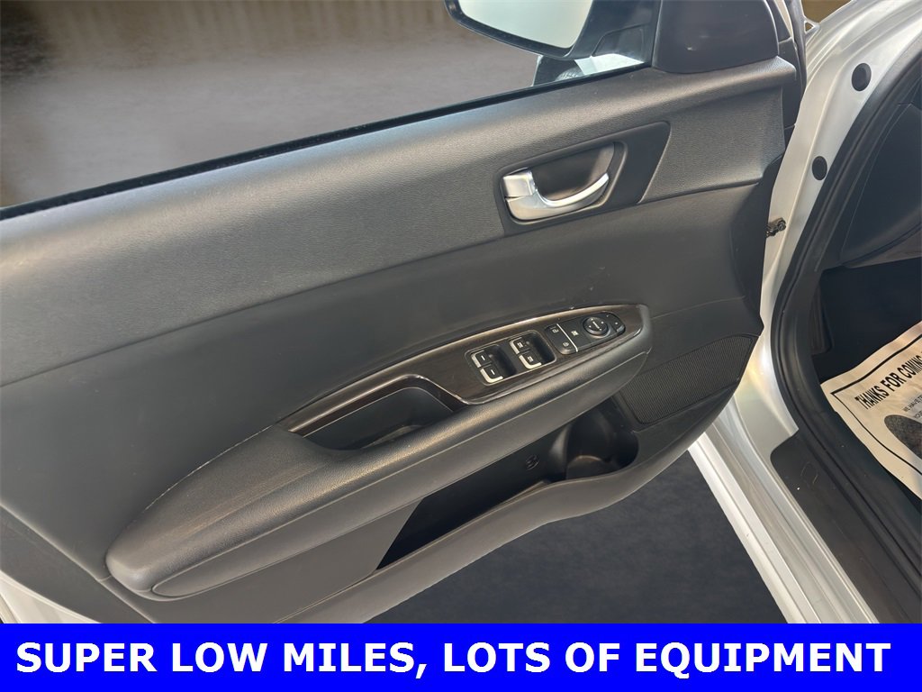 Used 2019 Kia Optima EX image 28