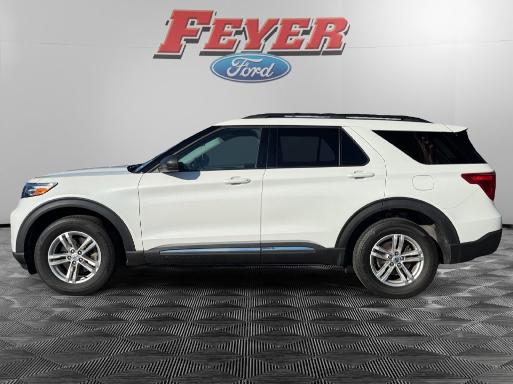 Certified 2023 Ford Explorer XLT w/ Equipment Group 202A AWD/4WD image 2