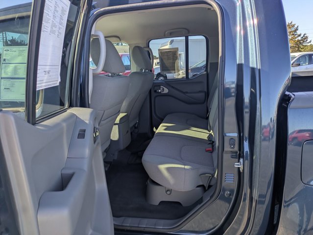 Used 2019 Nissan Frontier SV image 28