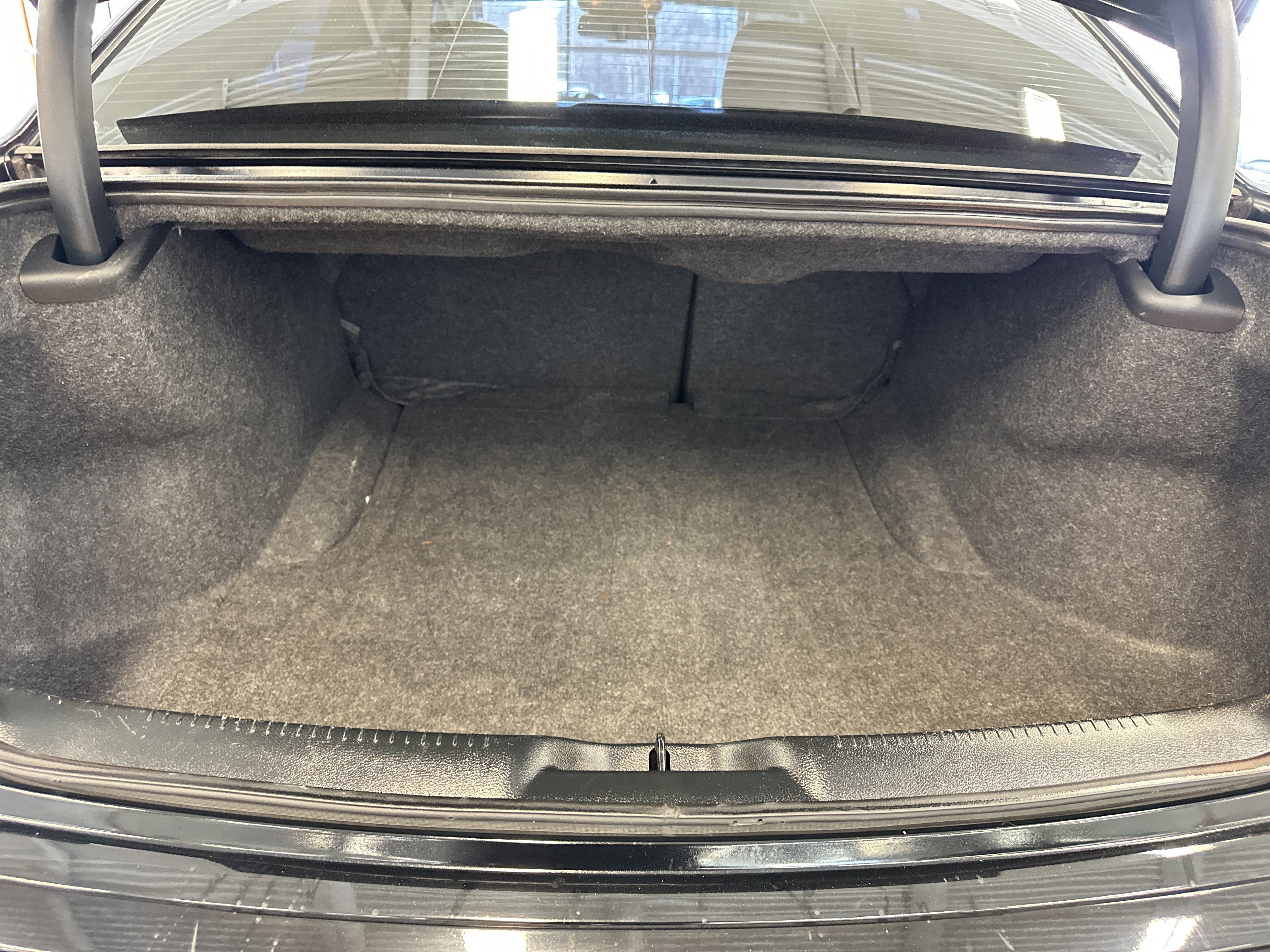 Used 2018 Chrysler 300 Touring w/ Sport Appearance Package image 6