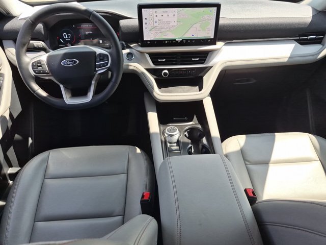 Certified 2025 Ford Explorer Active w/ Active Comfort Package AWD/4WD image 31