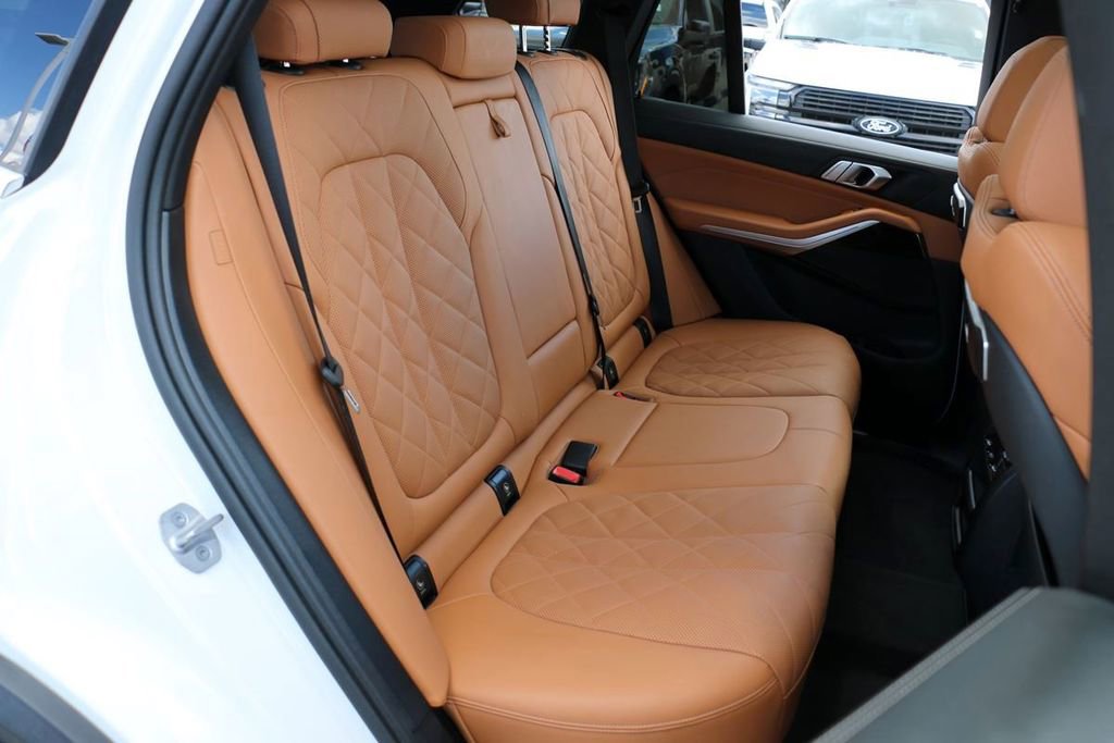 Used 2024 BMW X5 sDrive40i w/ Parking Assistance Package RWD image 32