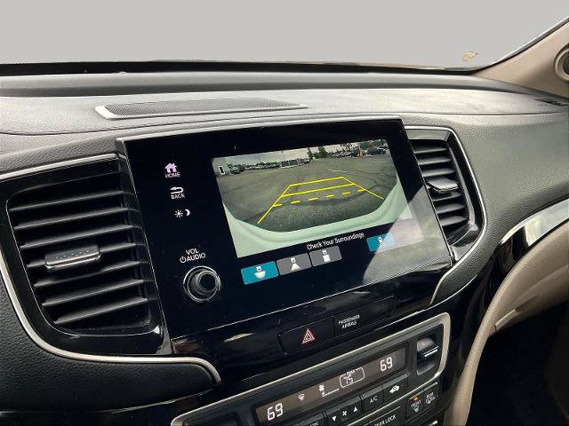 Used 2022 Honda Pilot Touring image 16