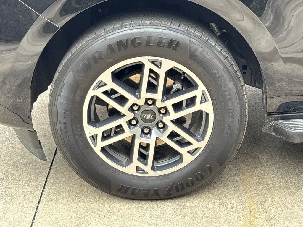 Certified 2025 Ford Expedition Max Active image 12