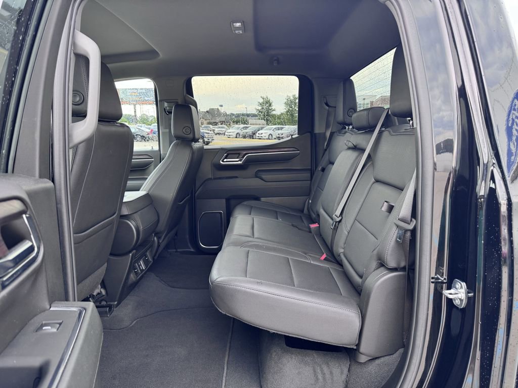 Used 2024 GMC Sierra 1500 SLT AWD/4WD image 27