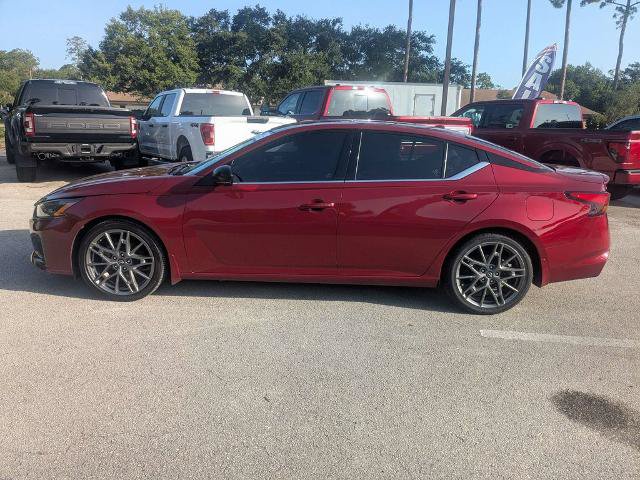 Used 2024 Nissan Altima 2.0 SR FWD image 7