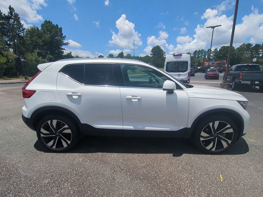 Used 2024 Volvo XC40 B5 Plus w/ Protection Package Premier image 6