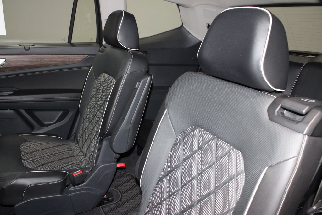 Used 2024 Volkswagen Atlas SEL Premium R-Line AWD/4WD image 23