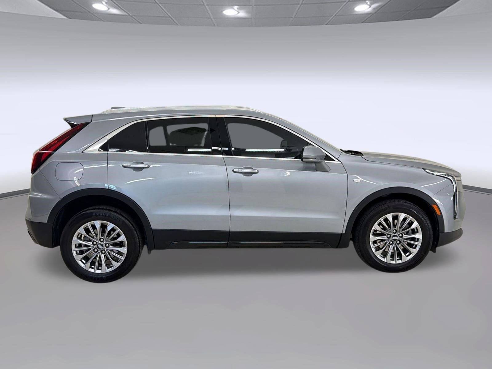Used 2024 Cadillac XT4 Premium Luxury w/ Cold Weather Package FWD image 8