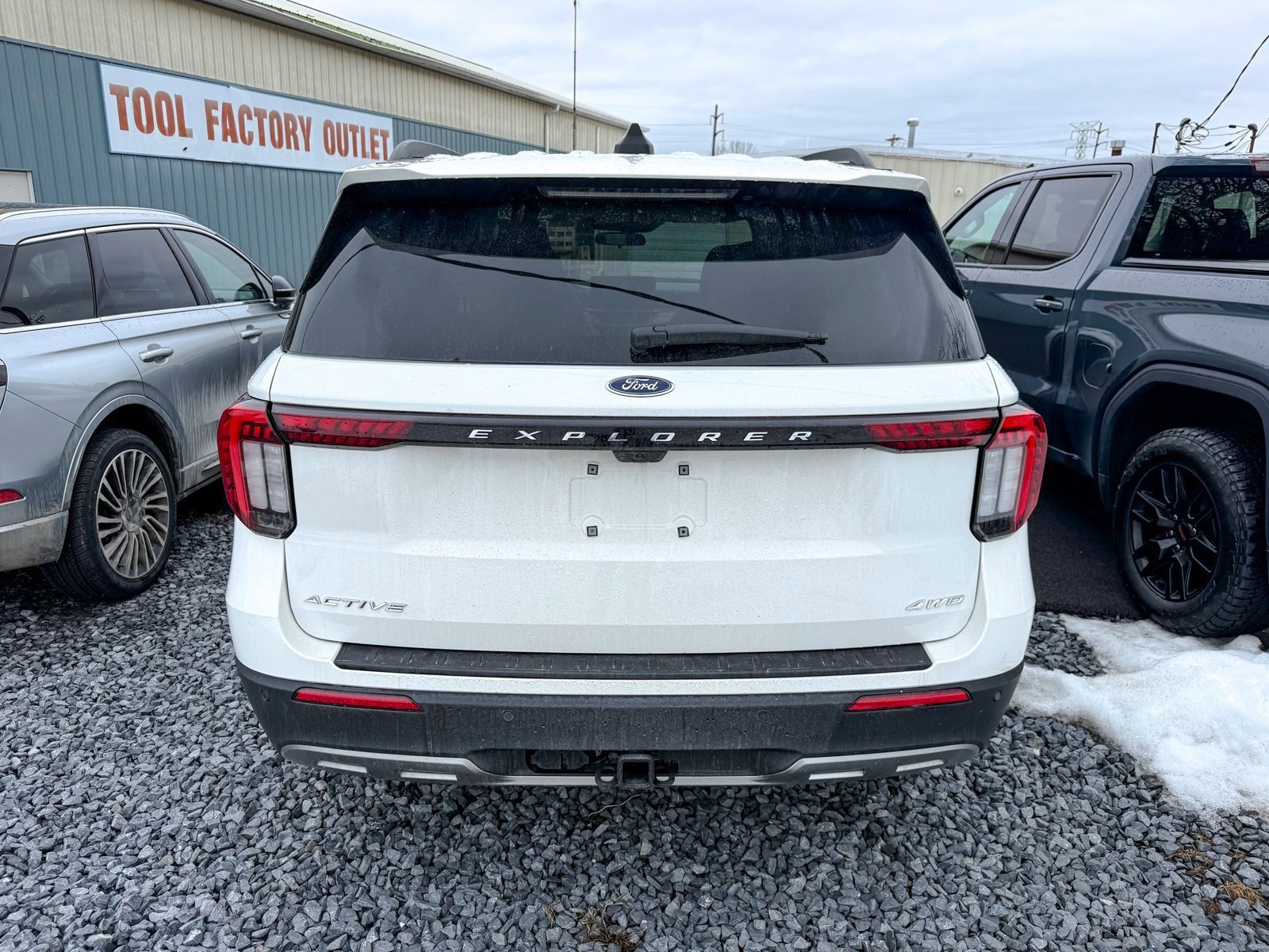 Certified 2025 Ford Explorer Active w/ Active Comfort Package image 3