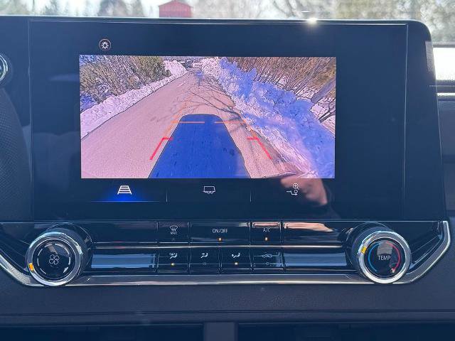 Used 2024 Chevrolet Colorado W/T image 17