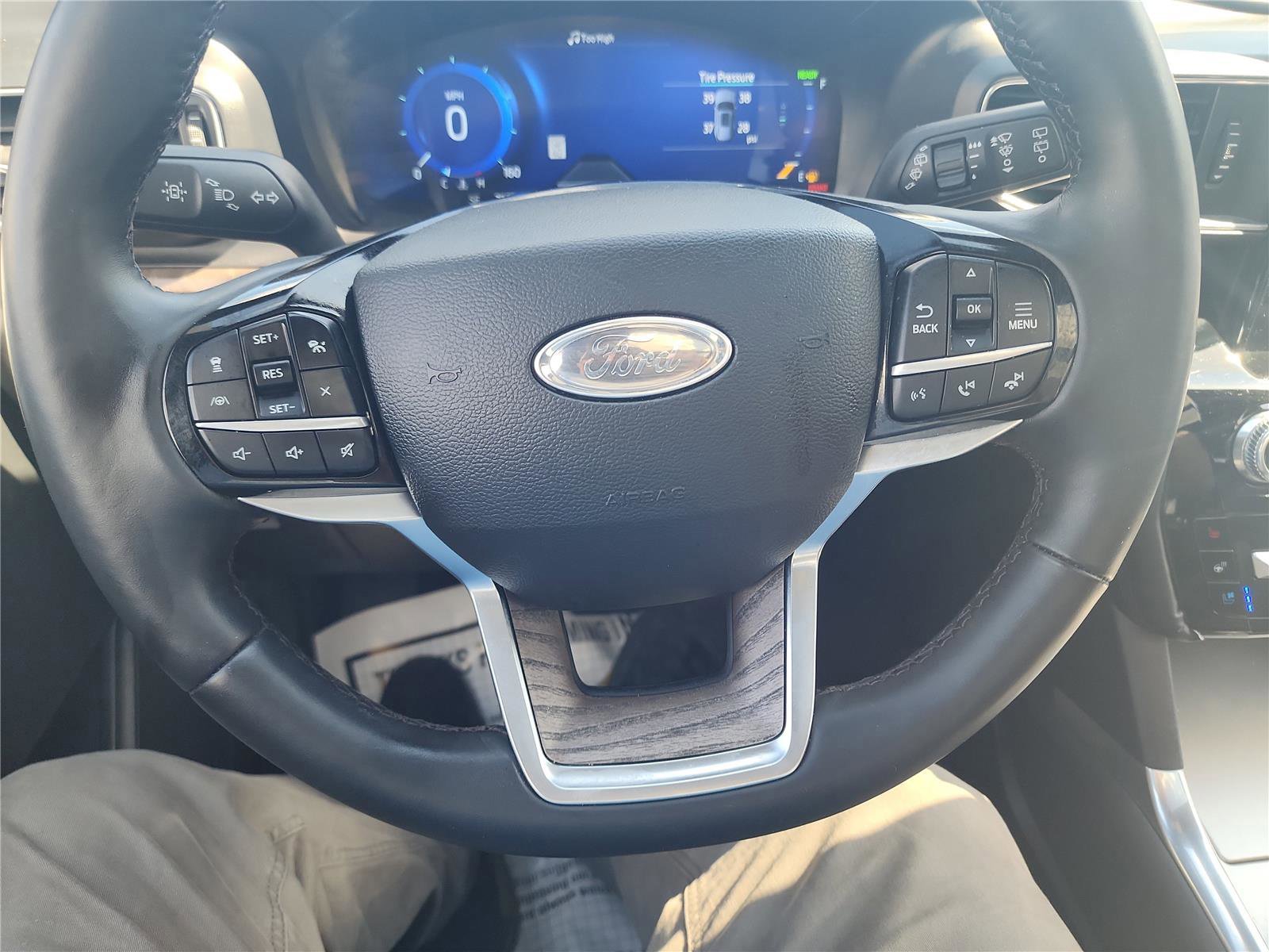 Certified 2023 Ford Explorer Platinum w/ Technology Package image 40