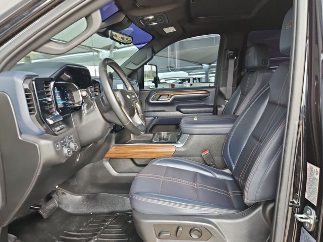 Used 2024 Chevrolet Silverado 3500 High Country w/ High Country Premium Package AWD/4WD image 13
