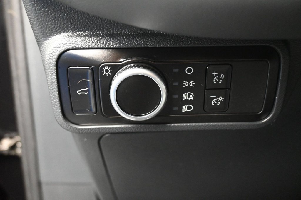 Certified 2025 Ford Explorer Active AWD/4WD image 12