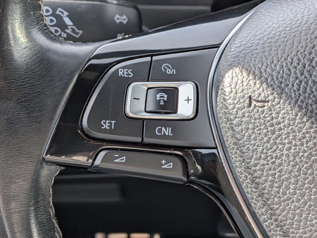 Used 2018 Volkswagen Tiguan SEL w/ R-Line Package image 19