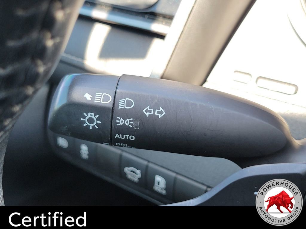 Used 2022 Toyota Camry SE FWD image 29