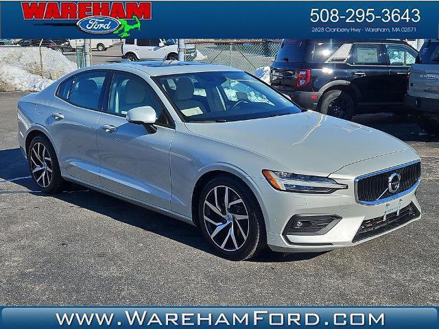 Used 2019 Volvo S60 T6 Momentum w/ Multimedia Package image 5