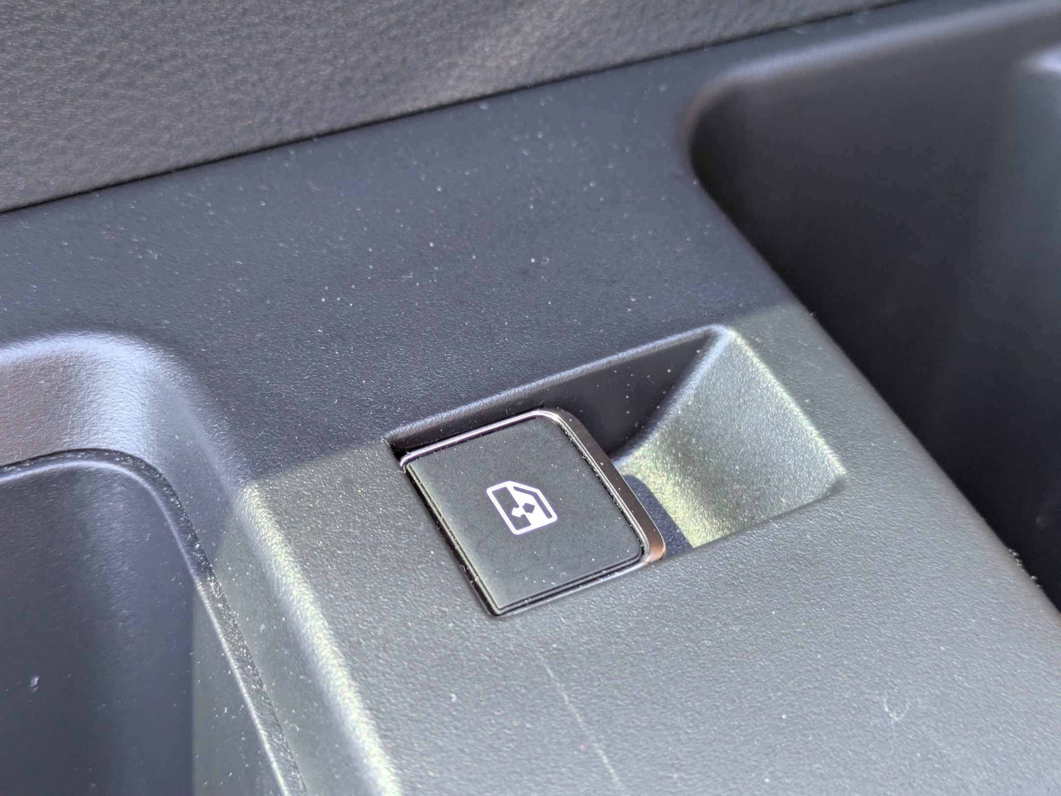 Used 2024 Nissan Pathfinder Platinum w/ Black Appearance Package FWD image 27