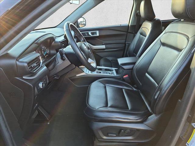 Certified 2021 Ford Explorer XLT w/ Equipment Group 202A AWD/4WD image 16