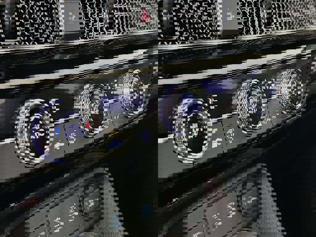 Used 2025 Honda Civic Sport image 17