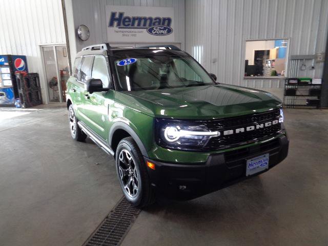 Certified 2025 Ford Bronco Sport Outer Banks w/ Outer Banks Tech Package+ AWD/4WD image 1