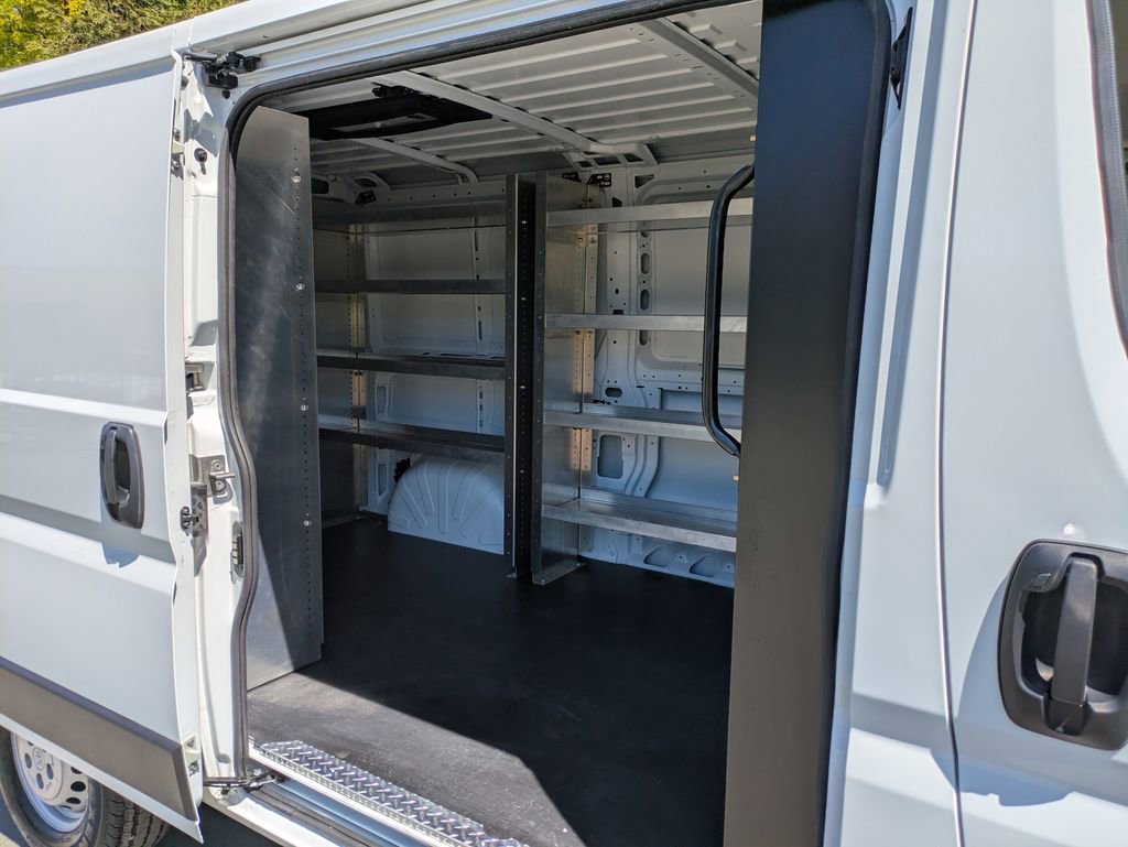 Used 2025 RAM ProMaster 2500 w/ Premium Convenience Group FWD image 31