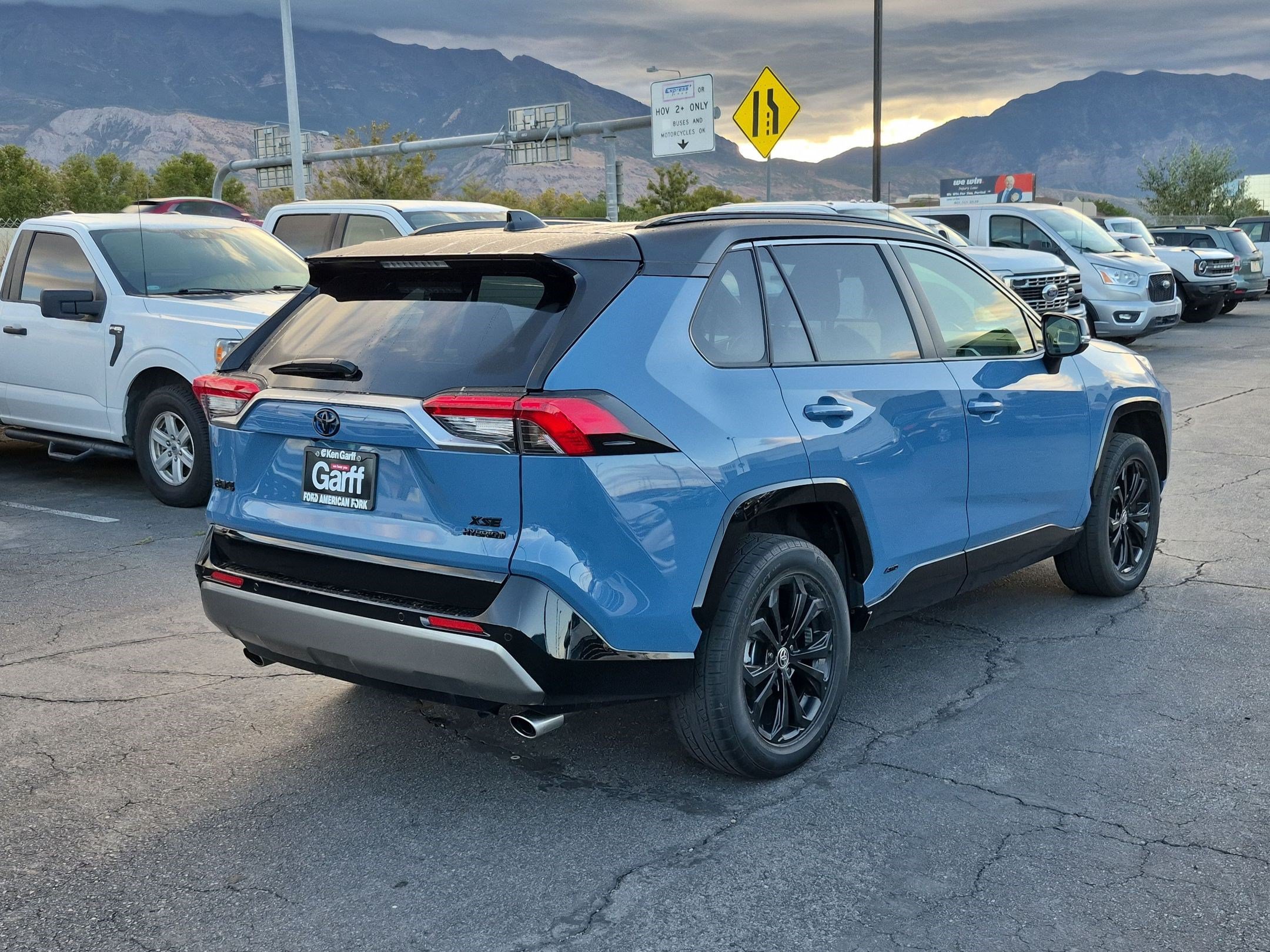 Used 2024 Toyota RAV4 XSE w/ Advanced Technology Package AWD/4WD image 3