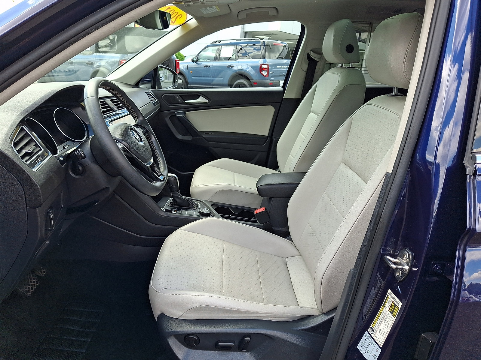 Used 2021 Volkswagen Tiguan SE w/ Panoramic Sunroof Package AWD/4WD image 15