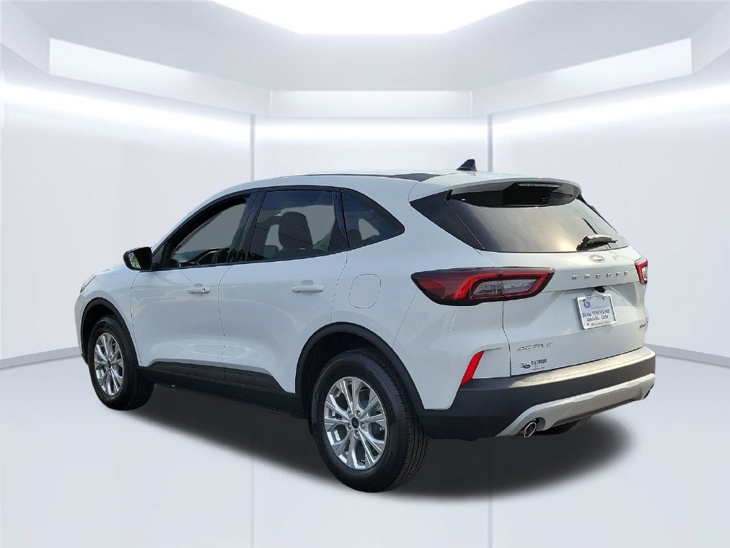 Certified 2026 Ford Escape Active w/ Cold Weather Package AWD/4WD image 7